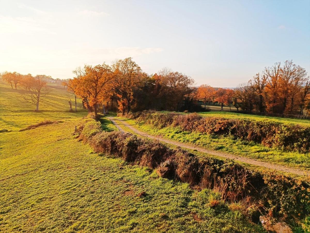 مبيت وإفطار Saint-Bonnet-de-Four Chez Christy Chemin Des Dinots المظهر الخارجي الصورة