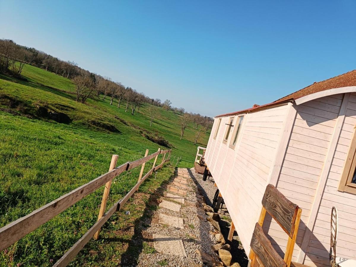 مبيت وإفطار Saint-Bonnet-de-Four Chez Christy Chemin Des Dinots المظهر الخارجي الصورة